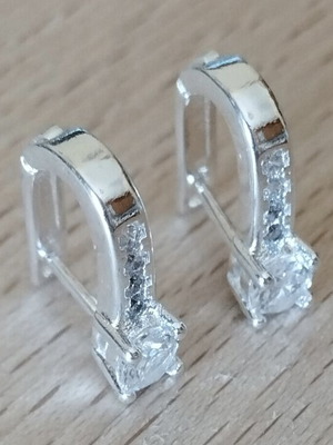 Elegance small silver earrings with stones