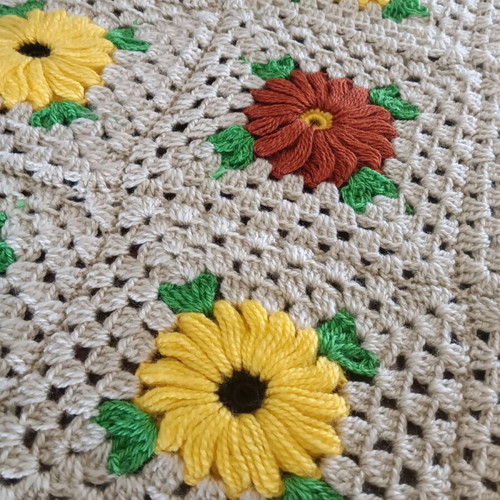 Handmade wool blankets like new, set of 3 with dimensions