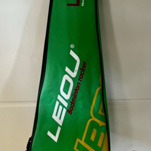 Little Fish 7 badminton racket with LEIOU carrying case