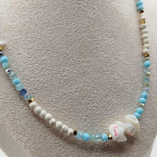 Handmade necklace with crystal, howlite, coral, shell, pearl, stainless steel new