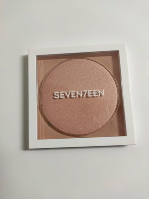 Seventeen Magic Glow Highlighter Powder Νο 6 Golden rays καινούργιο