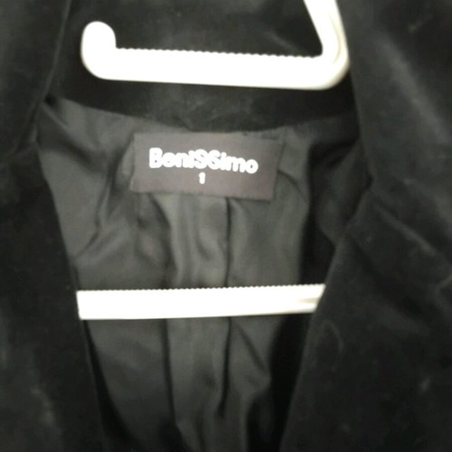 Benissimo black velvet jacket like new