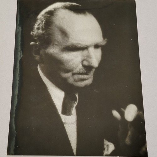 Large Kazantzakis photograph used, dated 1957