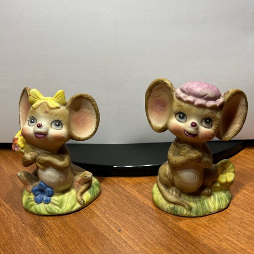 Vintage porcelain animal set like new