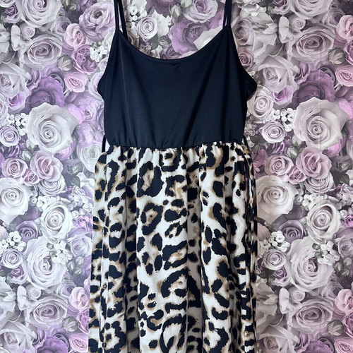 Shein short dress with leopard print and black top, XS / 34
