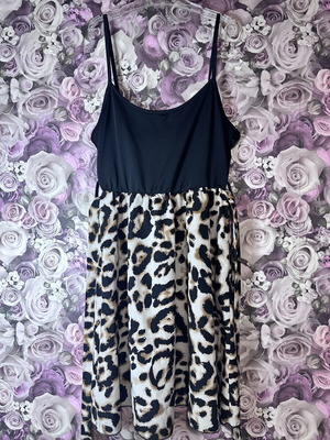 Shein short dress with leopard print and black top, XS / 34