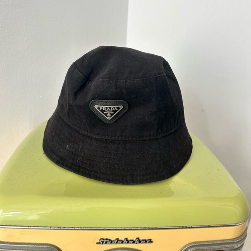 Prada Bucket Hat like new, black
