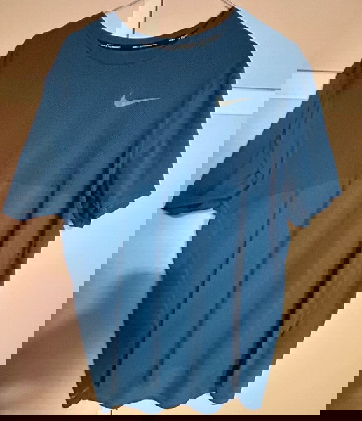 Nike Running Zonal Cooling κοντομάνικη μπλούζα Large Σε πολύ καλή κατάσταση. Τιμή 15 Ευρώ
