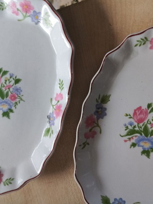 Plates like new, set of 4 identical for dessert or cheese