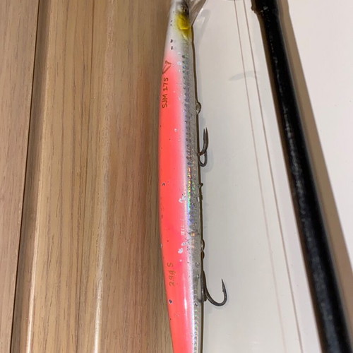 Aquax fishing rod like new with multicolor line and accessories