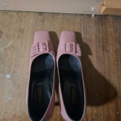 Women's leather shoes pink color like new, size 38