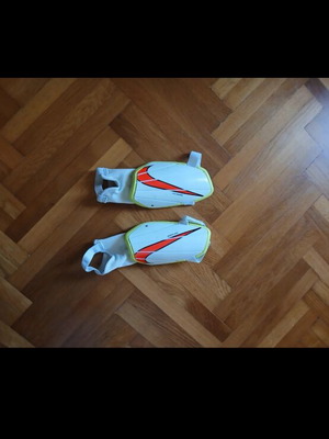 Επικαλαμίδες ποδοσφαίρου Nike σαν καινούργιο