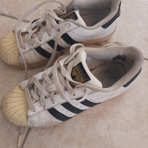 Adidas shoes used, size 37.5, black and white athletic