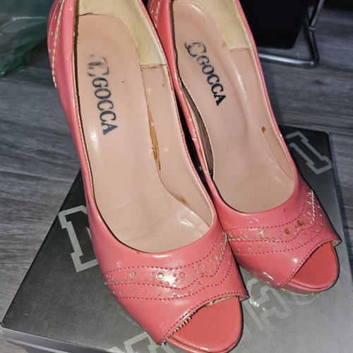Pumps used, fuchsia patent leather, size 37