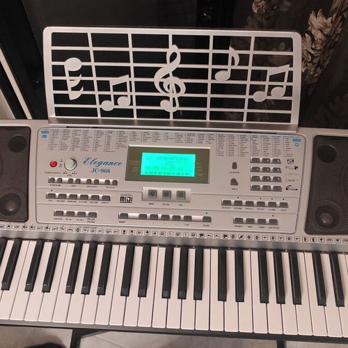 Elegance JC-978 Keyboard like new with Audio Master KS001 stand