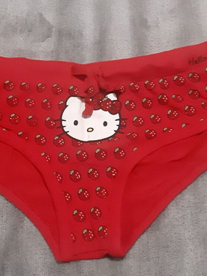 Hello Kitty Zara/Ousho Large cotton panties new, red with iridescent strawberries