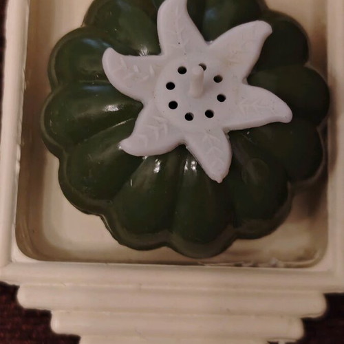 Vintage decorative spice containers