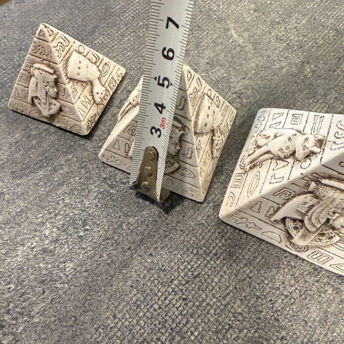 Decorative Egyptian pyramid figures set of 3 new