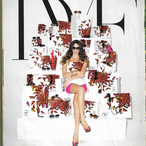 People magazine used, missing front cover and first six pages