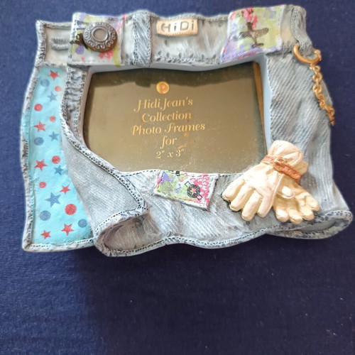 Small vintage photo frame ideal for children's room