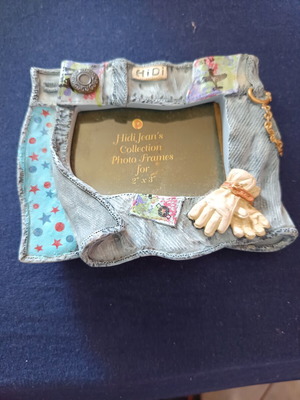 Small vintage photo frame ideal for children's room
