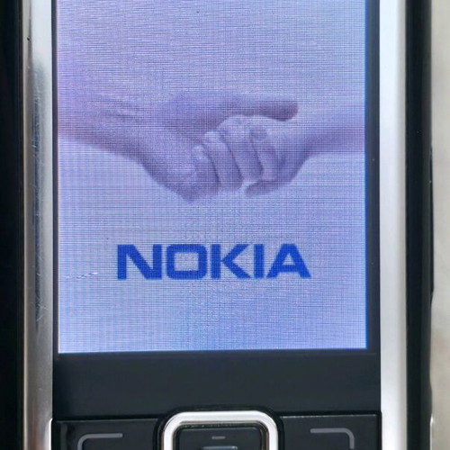 Nokia 4 phones like new from collection with leather cases