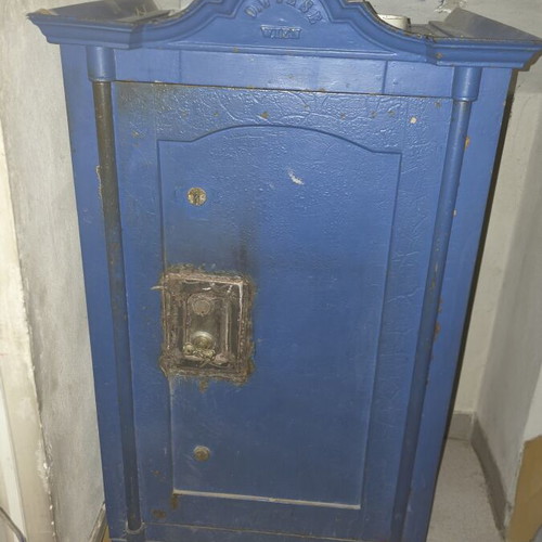 Wiese 19th Century Safe used, collectible, functional with replaced lock