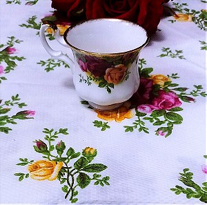 Φλιτζάνι του καφέ Royal Albert "old country roses" bone china England 1973-1993