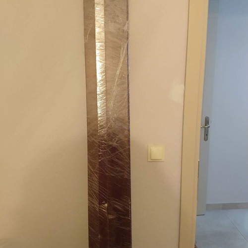 Σετ κρεβάτι μασιφ ξύλο με μέταλλο και δύο κομοδίνα σαν καινούργιο