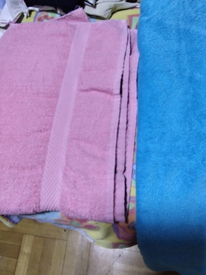Bath towels set of 4, like new