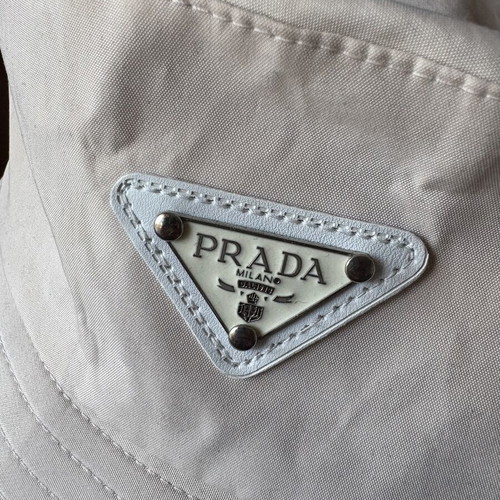 Prada bucket hat like new, beige