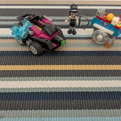 LEGO DC Super Hero Girls 41233 Lashina Tank with Lashina figure