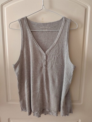 American Eagle blouse XL gray like new, soft fabric