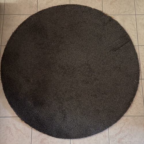 Round rug like new, 130cm diameter