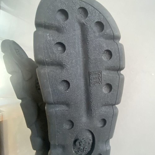 G&G Flip Flops Size 38 Like New Black
