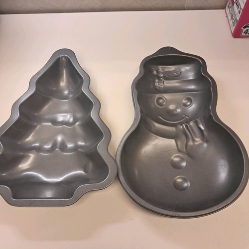 Christmas cake molds used, small size
