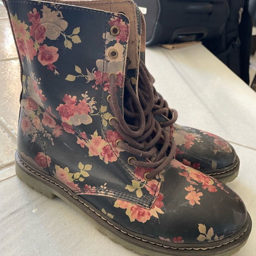 Vintage floral boots like new, size 40-41