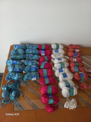Knitting set new condition