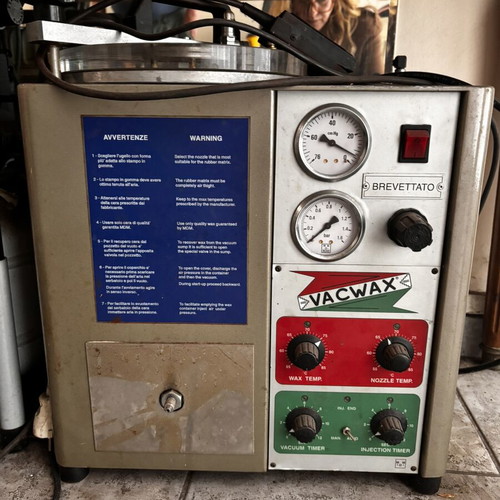 Vacwax Mario Di Maio wax injection system with Jun-Air Compressor 6-X used