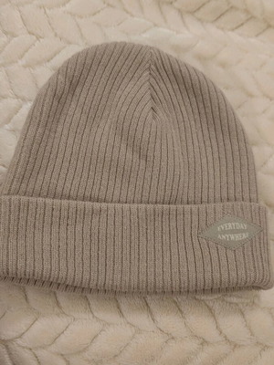 Zara baby hat like new, for 6-18 months