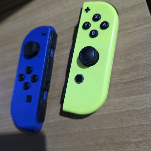 Joycons Nintendo Switch used authentic controllers
