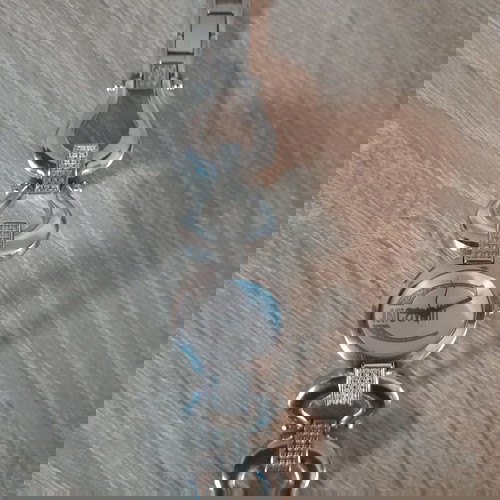 Ρολόι Roberto Cavalli γυναικείο ασημένιο σε μοντέρνες γραμμές like new