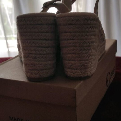 Confored platform shoes size 40 like new, beige