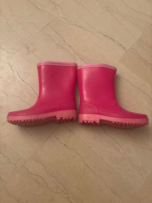 Pink rain boots used, size 30, fits up to 32