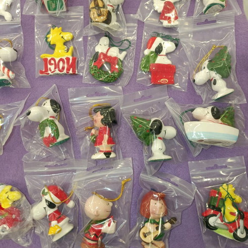 Snoopy Peanuts ceramic Christmas decorative figures like new