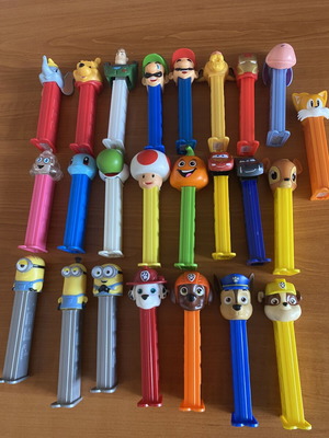 Pez candy dispensers vintage set of 24, like new