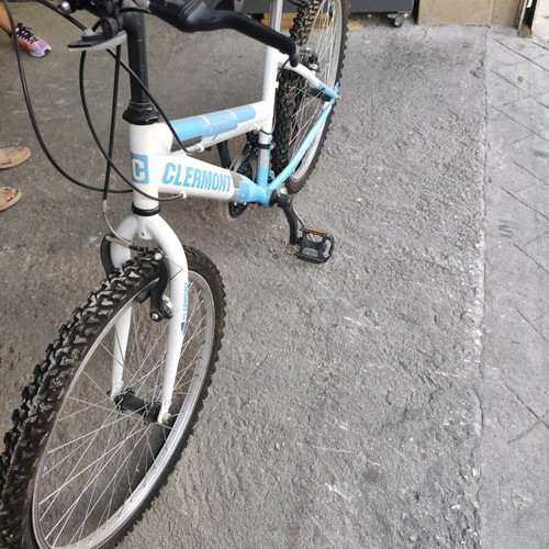 Clermont Teen Bicycle with Lock Like New