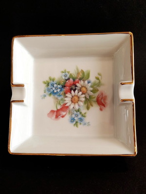 Limoges porcelain ashtray new with wildflower decoration and 22K gold trim