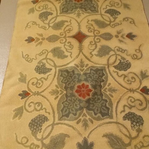Silk table runners set of two like new