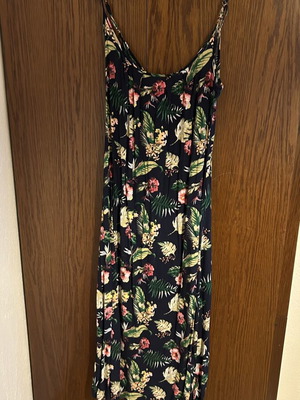 Anel floral long dresses set of 2, like new, size L